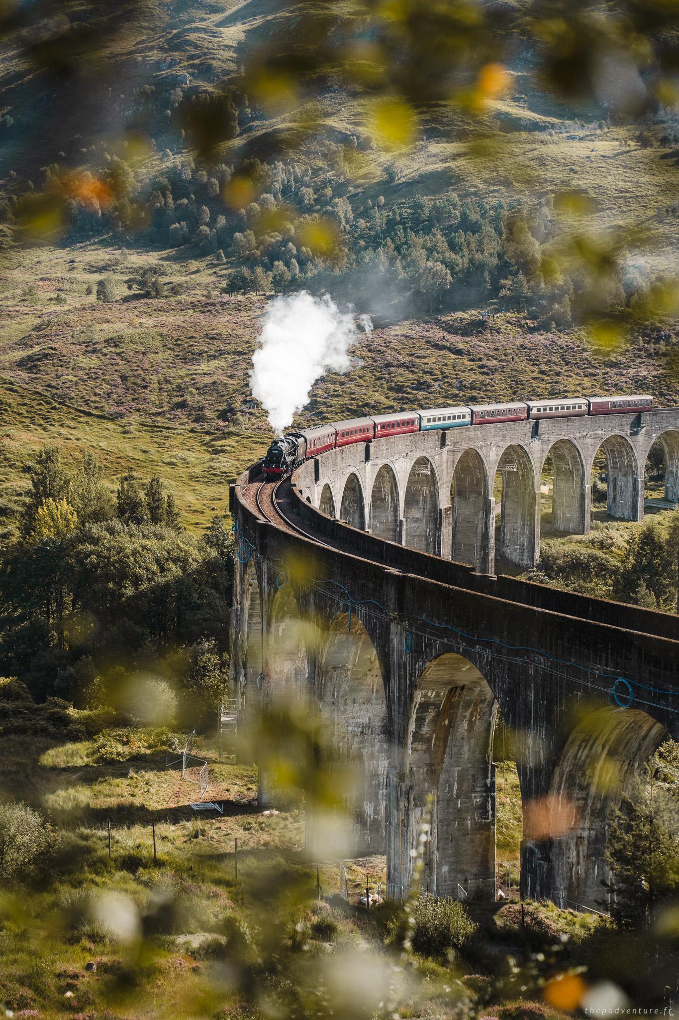 Point de vue le plus populaire pour voir le train de Harry potter le jacobite steam train sur le Glenfinnan Viaduct