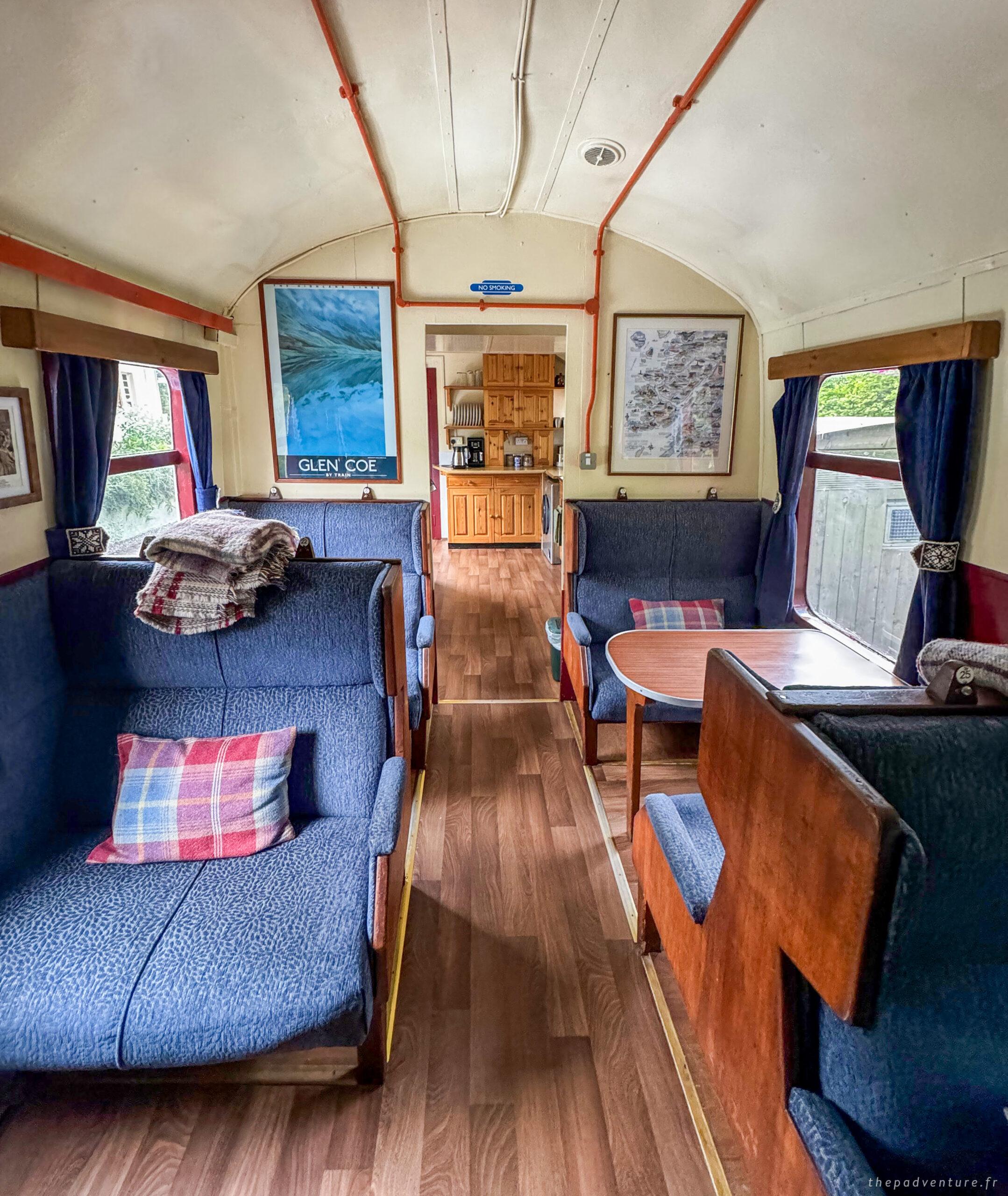 Dormir dans un wagon vintage à Glenfinnan : une expérience unique au cœur des Highlands